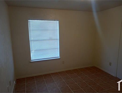 5th image of 2629 Princeton Dr