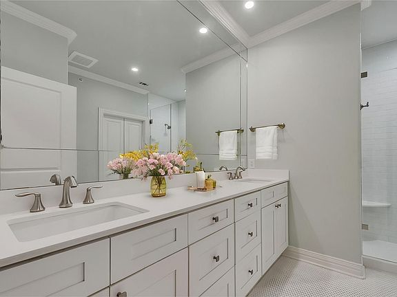 3rd image of 2500 King Arthur Blvd Unit 304