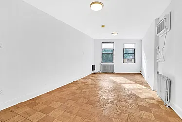Rented by R New York