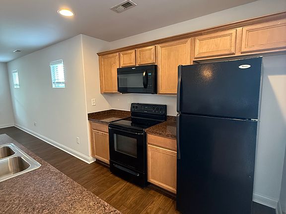 5th image of 424 White Oak Trce