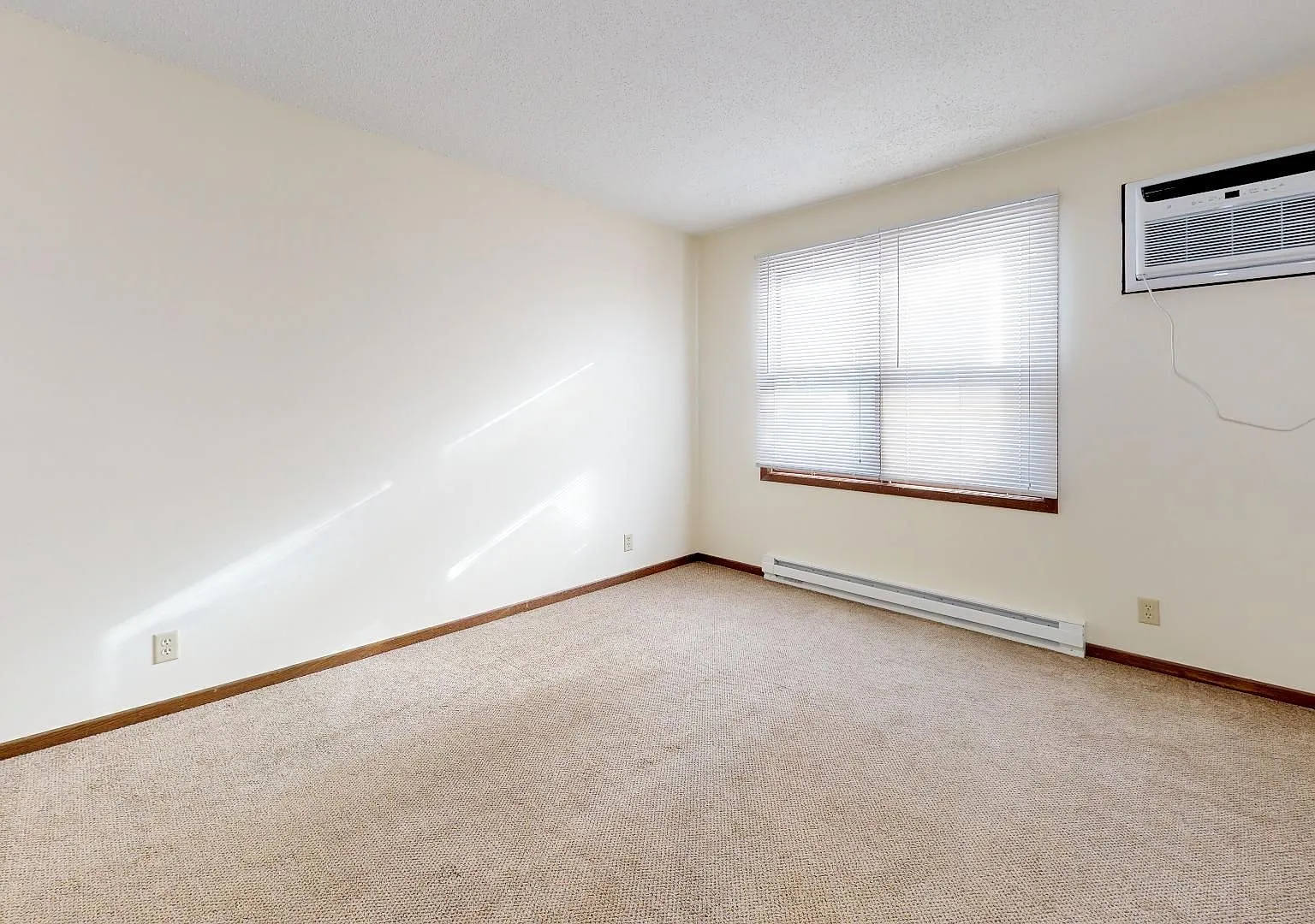 Grand Terrace Apartments (009) — Photo 4