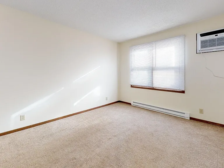 Grand Terrace Apartments (009) — Photo 4