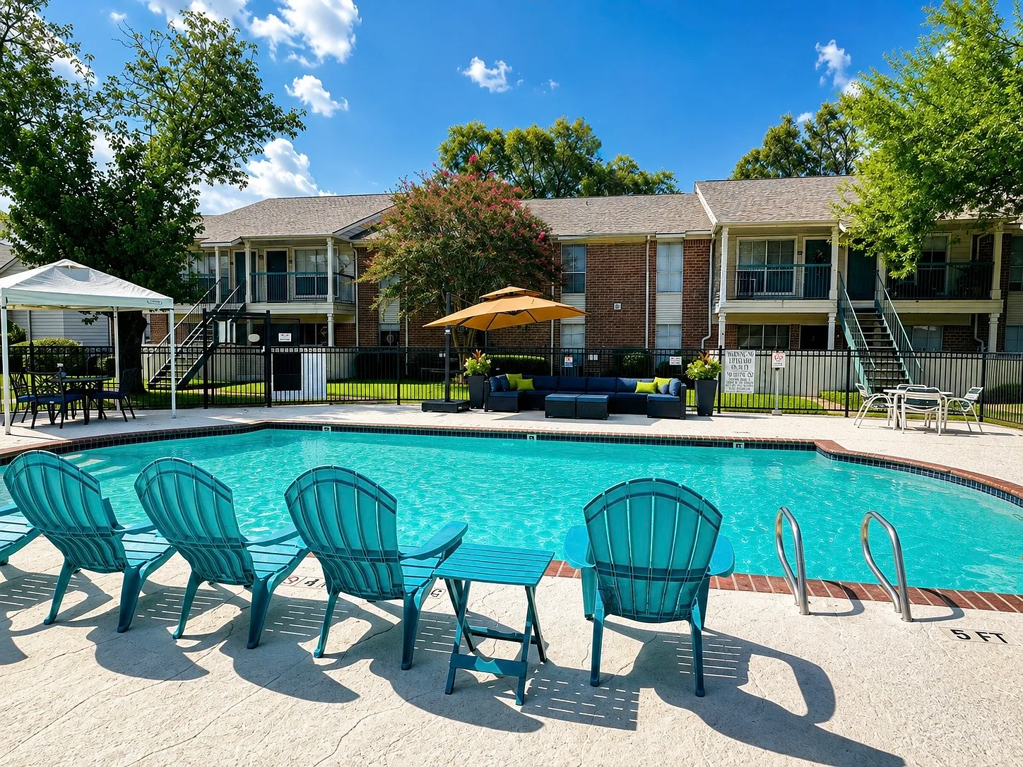 Silver Maples Apartments — Photo 4