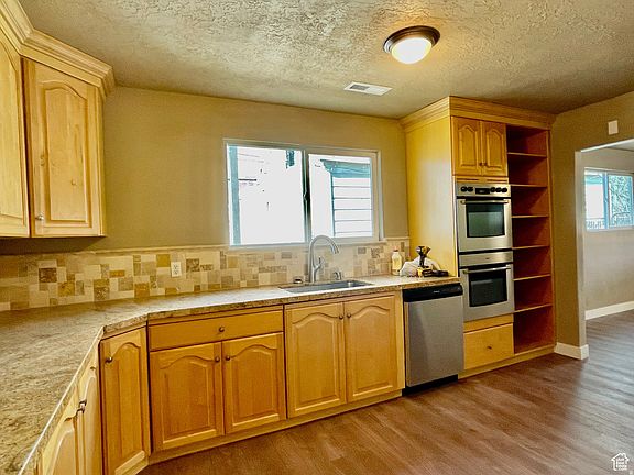 5th image of 255 W Main St
