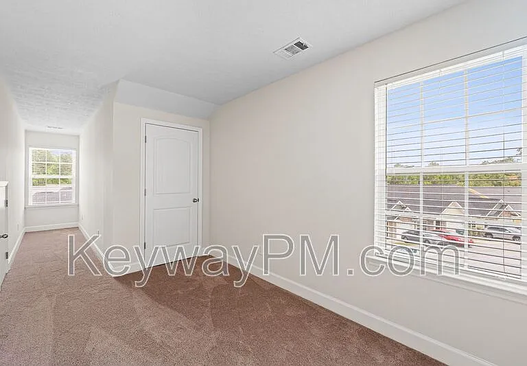 801 Trailside Ct — Photo 17