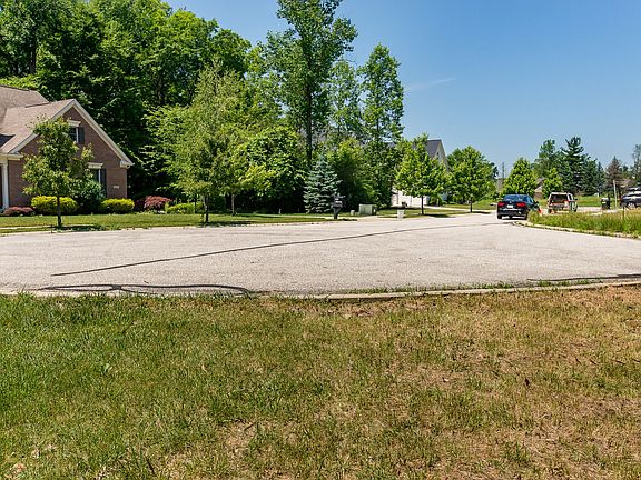 5th image of 8226 Cliffrose Ct