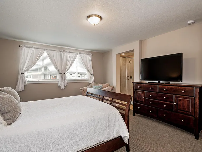 Previous bed (now upgraded to King Size)