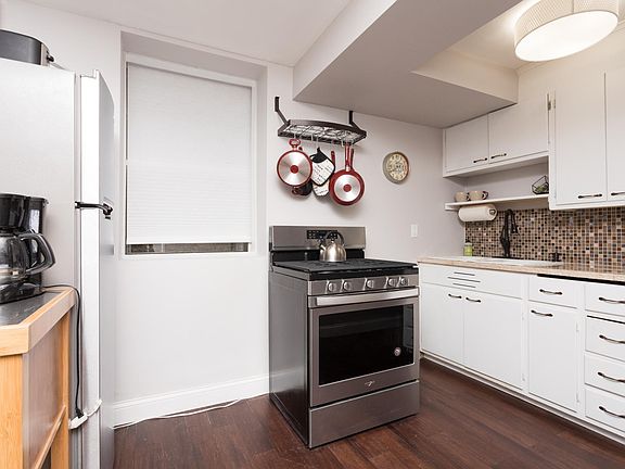 5th image of 2409 Lyndale Ave S Suite 2
