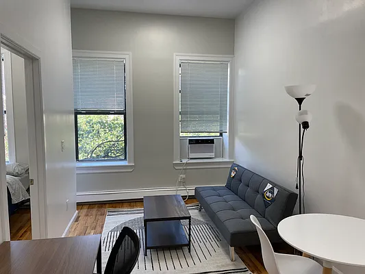 Rented by 18 REALTY | media 12