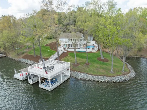 669 Kelly Brewer Rd, Leasburg, NC 27291