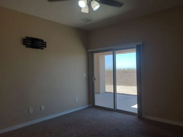 1923 E Winter Haven Dr — Photo 5
