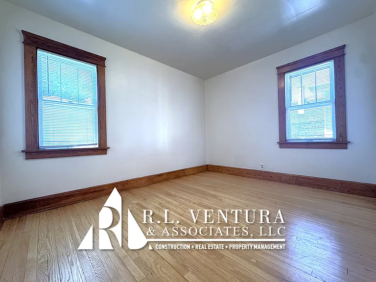 2418 Lasalle St #1/2 — Photo 18