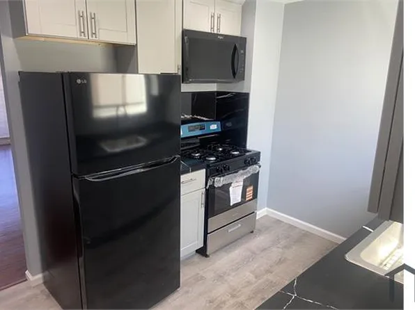 5324 Belvedere St, Oakland, CA 94601