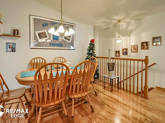 4th image of 1065 Brokaw Dr
