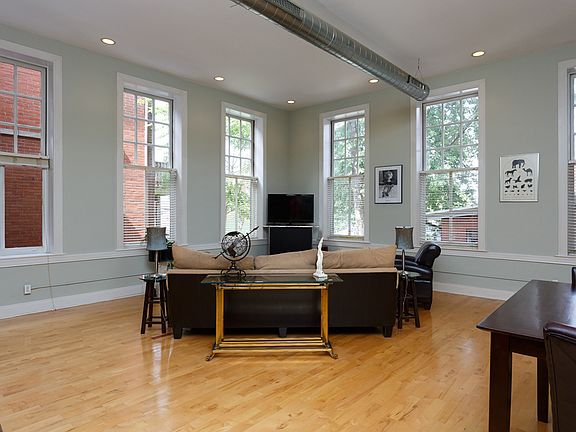 3rd image of 2208-2218 Sidney St #6
