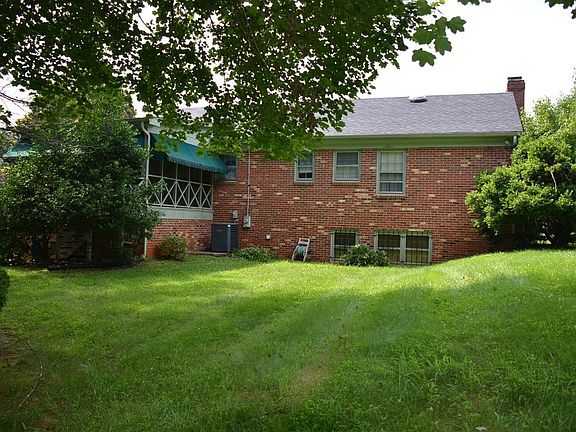 3rd image of 6020 Sunderland Pl
