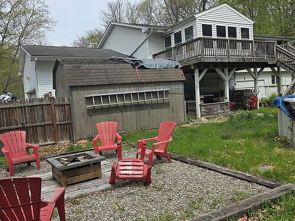 3rd image of 128 Crum Elbow Road
