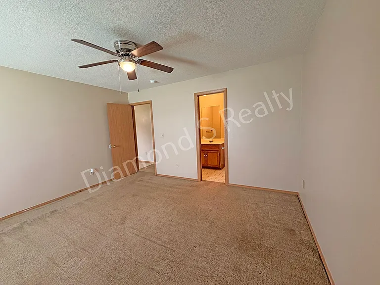 1446 / 1448 W Rainey Duplex — Photo 13
