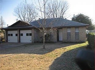 For Sale: 423 Hollyvale Dr, Houston, TX 77060