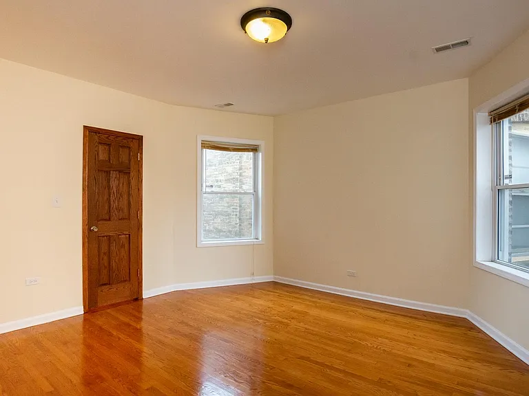 7554 N Claremont Ave #2 — Photo 13
