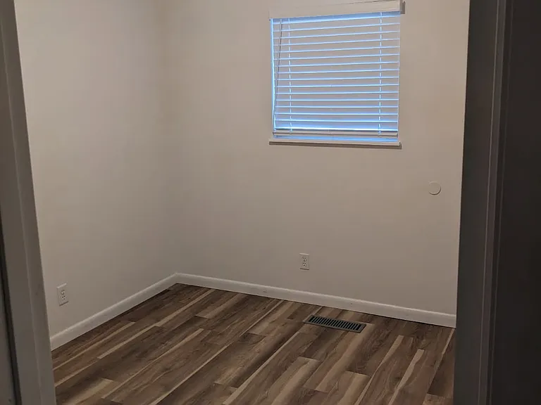 204 E Kildare Ave — Photo 18