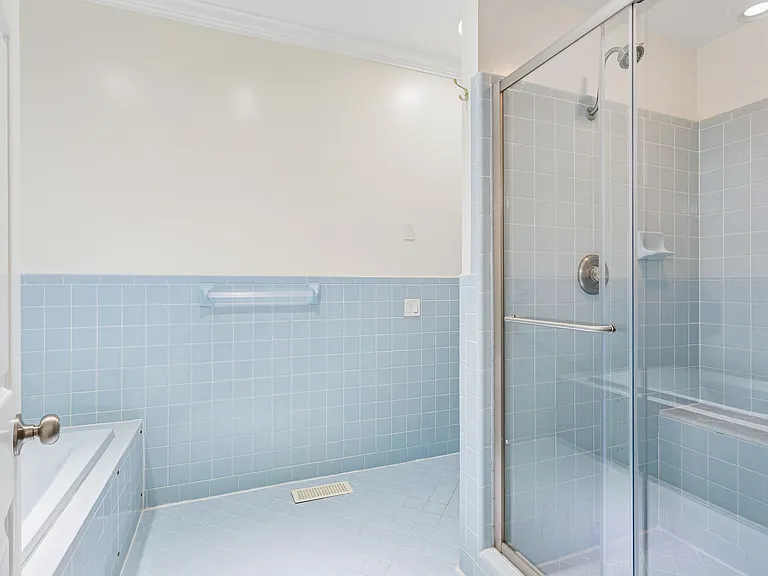 210 Par Dr — Photo 21