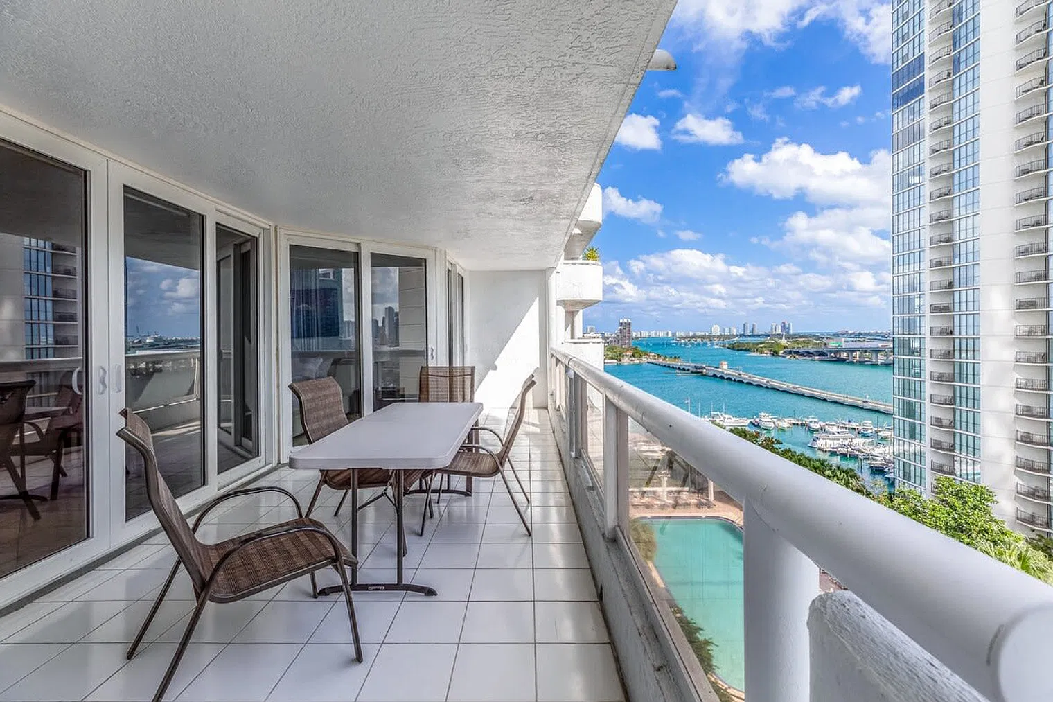 3 bed, 2.0 bath, 1485 sqft, $6,636 — Photo 4