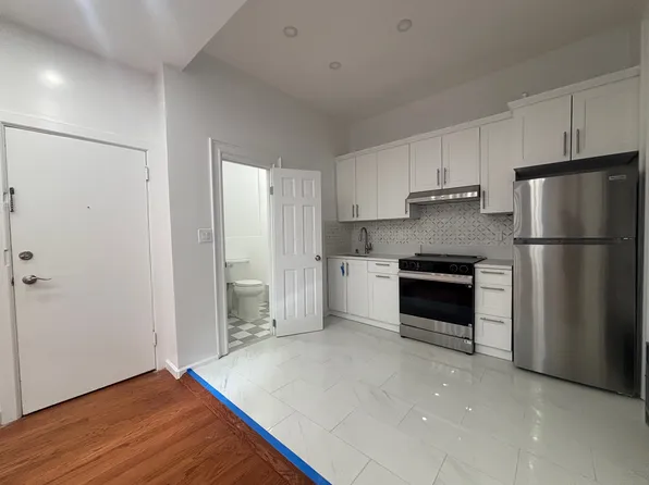 32-87 38th St, Astoria, NY
