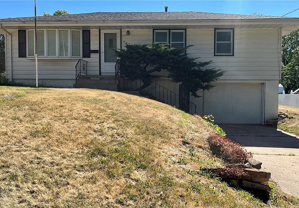 1st image of 805 S 4th St