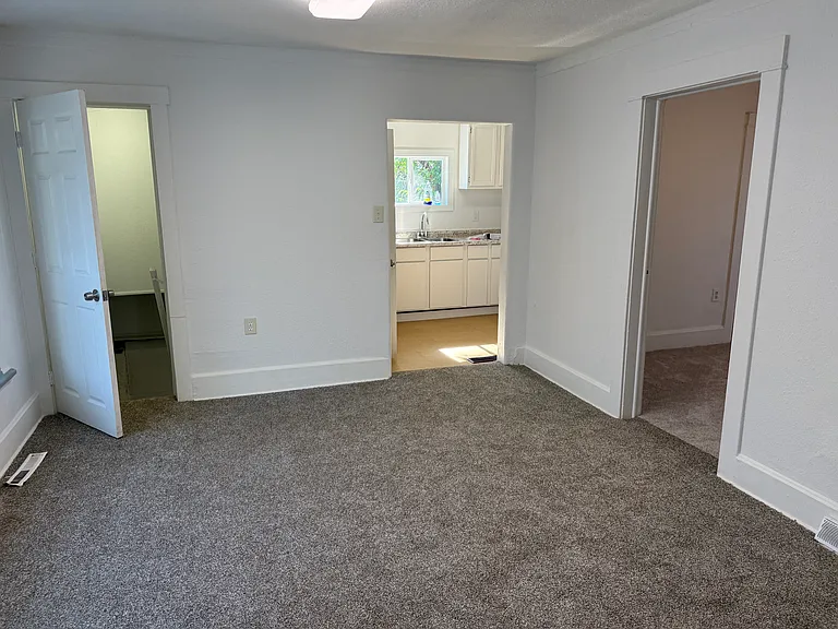 3008 NE Jaudon St — Photo 9