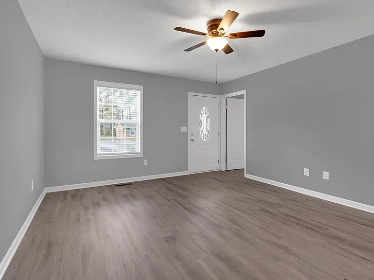530 Noblitt Ln — Photo 8