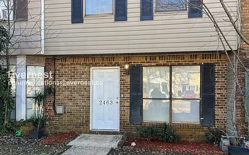 2463 Hampstead Dr Photo 1