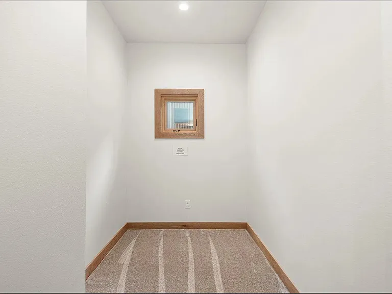 1417 S Ivory St — Photo 33