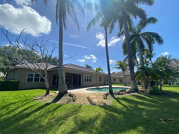5th image of 13805 SW 41st St