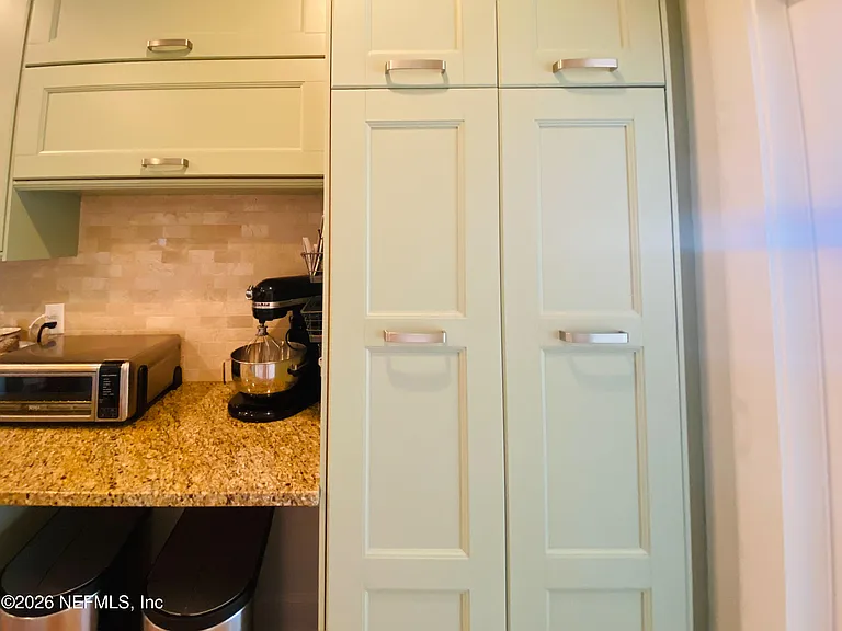 1592 Glendale St — Photo 16