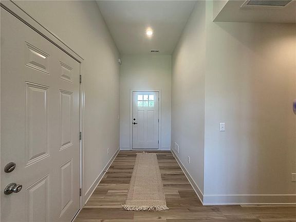 3rd image of 412 Ash St