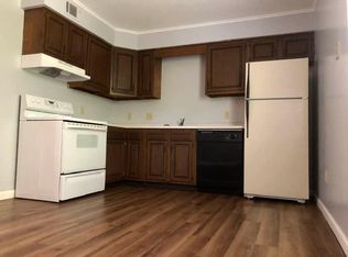 11 Valley Dr APT 6, Eldridge, IA 52748
