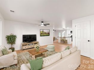 8412 Strider Dr, Charlotte, NC 28212