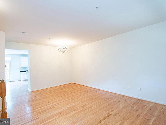 3rd image of 300 Dixon St Unit 505