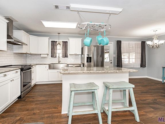 3rd image of 16727 Teneiya Ave