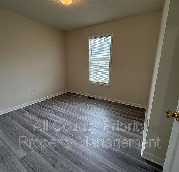 303 Sunrise Ave — Photo 7
