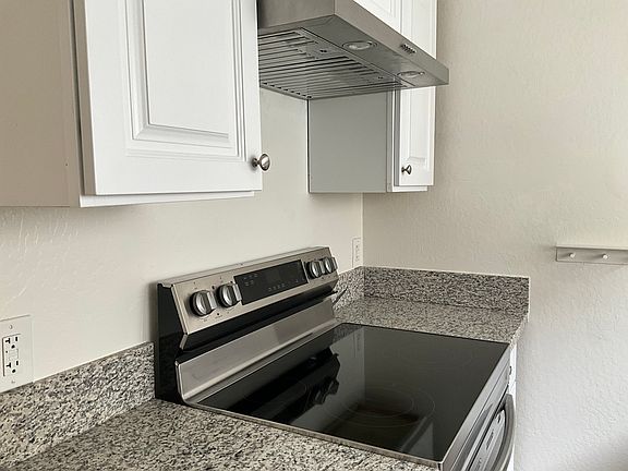 3rd image of 2309 G St APT 6