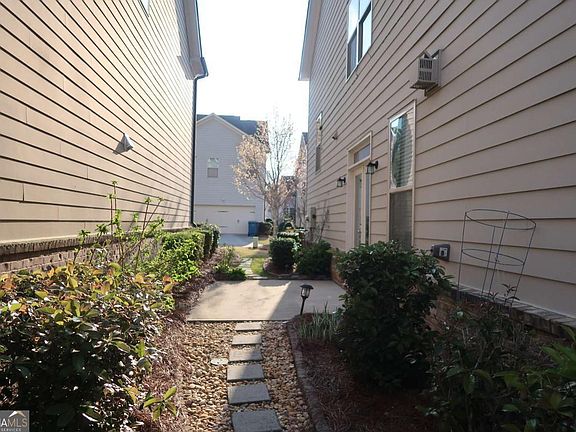 2nd image of 4334 Bellview Ln