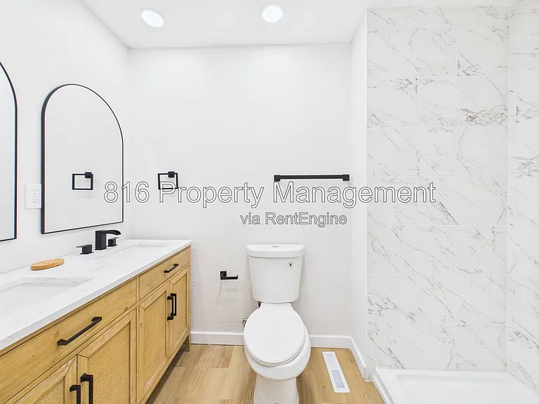 9524 Manning Ave — Photo 16