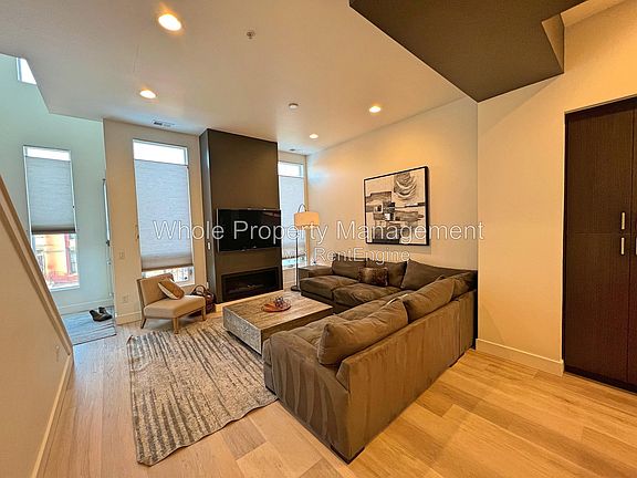 3rd image of 3444 Navajo St #2