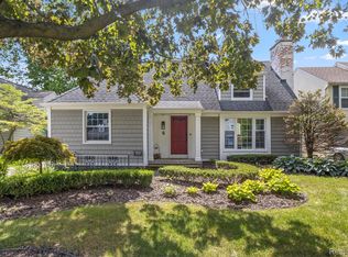 6 Berwick Ln, Dearborn, MI 48120