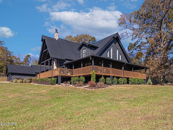 3rd image of 4740 Driftwood Ln