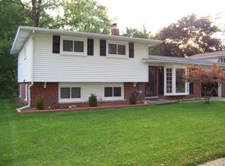 33217 Meadowlark St, Farmington, MI 48336