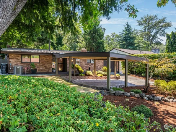 1851 S 246th Place, Des Moines, WA 98198