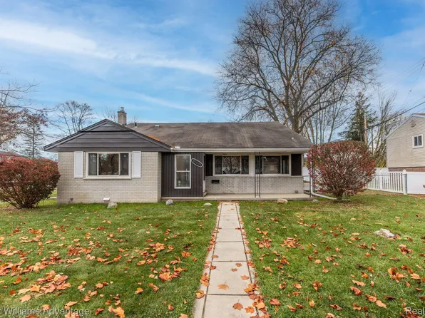 31505 Hees St, Livonia, MI 48150